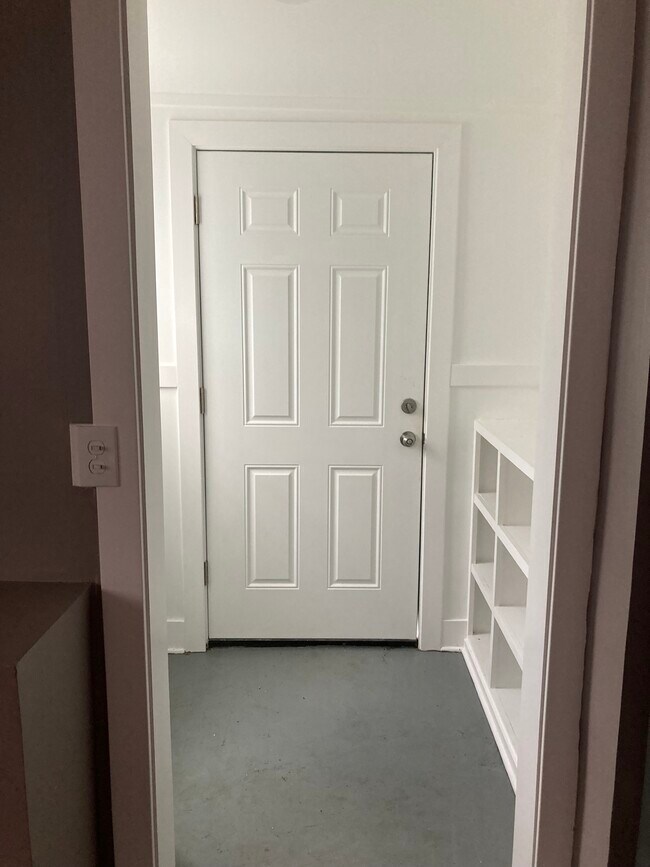 Foto del edificio - 308 Fitchville Rd