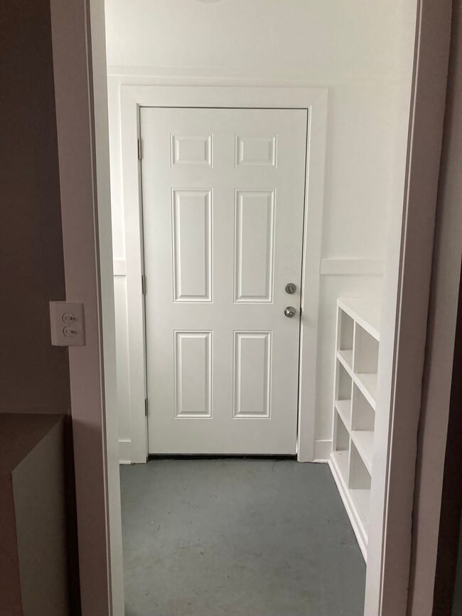 Building Photo - 308 Fitchville Rd