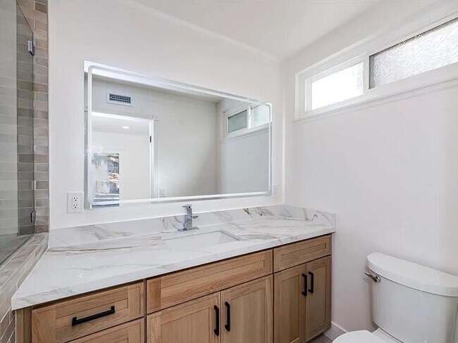 Foto del edificio - 2217 Camino Del Sol