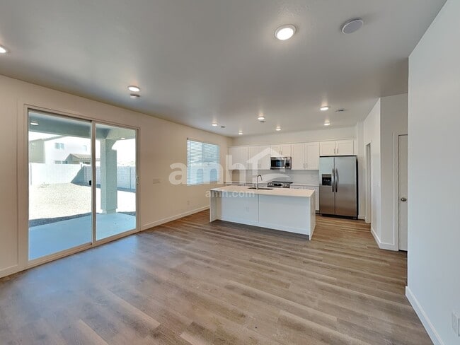 Foto del edificio - 9720 W Parkway Dr