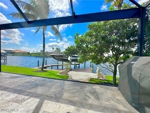 Building Photo - 2544 SW 28th Pl