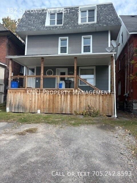 Building Photo - 332 2nd Ave E