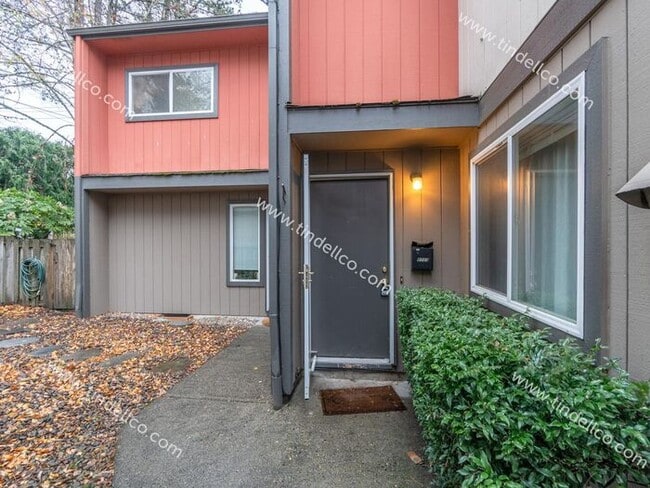 Charming Townhouse Style Home in Multnomah... - Charming Townhouse Style Home in Multnomah...