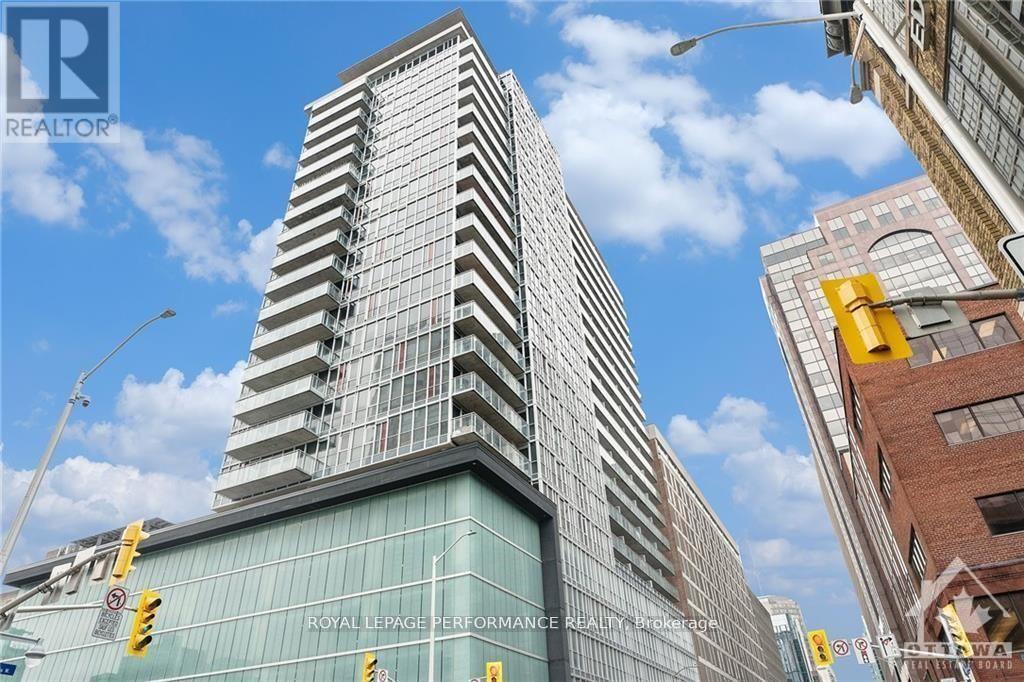 Primary Photo - 324-1324 Laurier Ave W