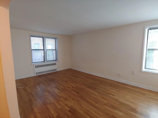 Foto del edificio - 64-20 Saunders St