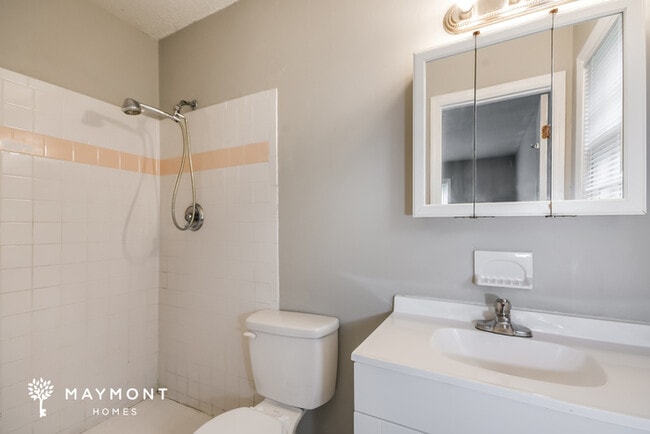 Foto del edificio - 107-106 6 Iron Ln