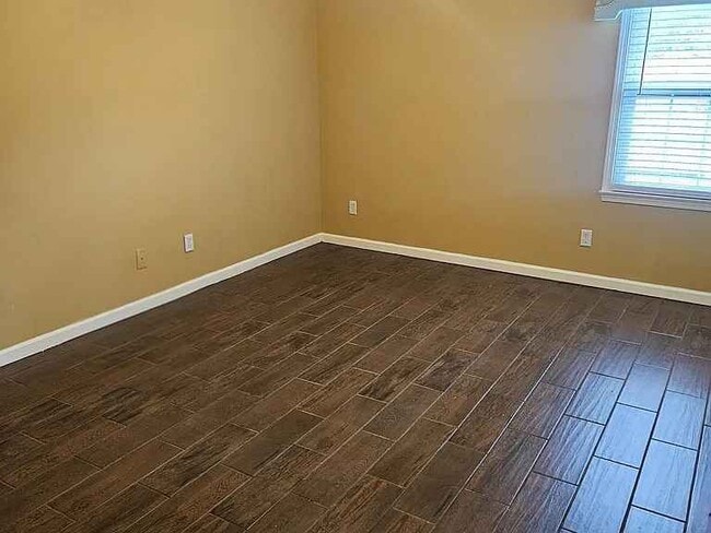 Foto del edificio - 5214 Kingsberry St