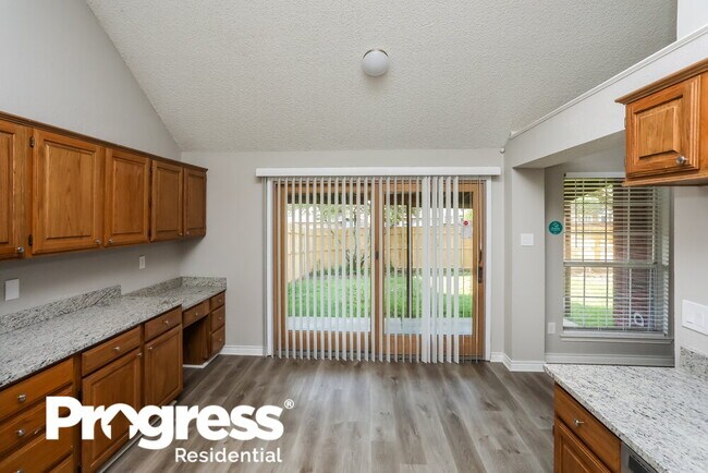 Building Photo - 819 Crooked Creek Ln
