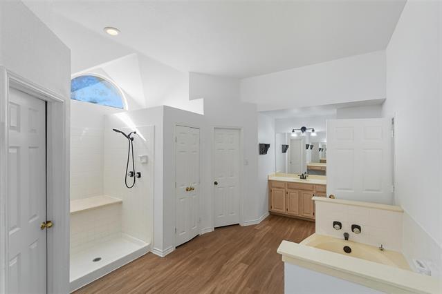 Building Photo - 2313 Loretta Ln