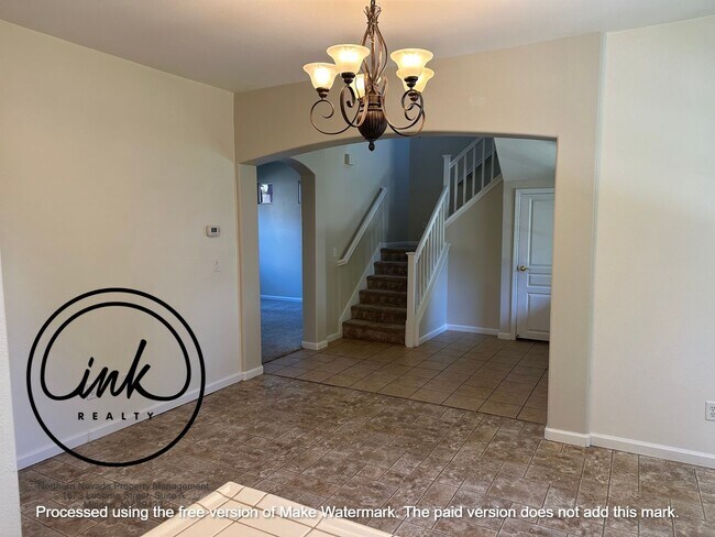 Building Photo - Cute townhome in Minden