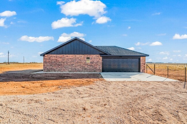 Building Photo - Country Living In Roosevelt ISD!