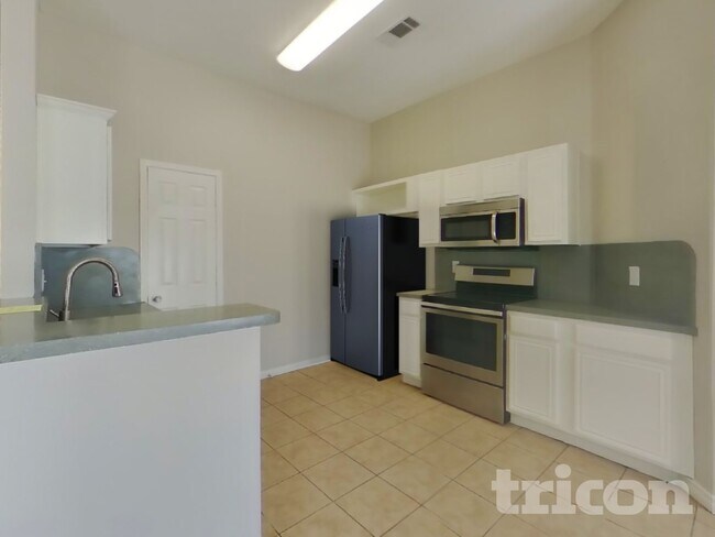 Foto del edificio - 228 Willow Creek Dr