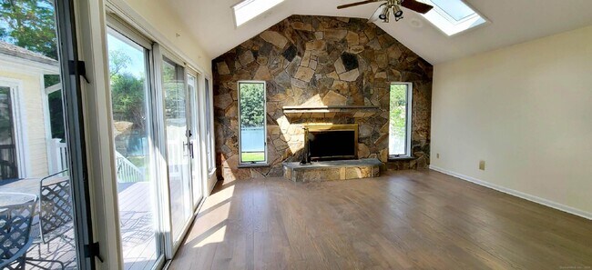 Foto del edificio - 76 Havemeyer Ln