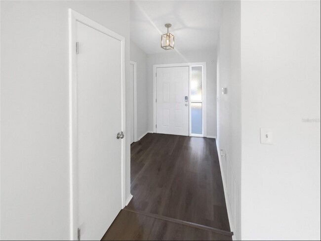 Building Photo - 7846 Cayuga Dr