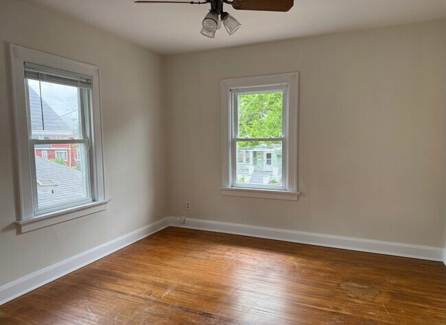 Foto del edificio - 4112 Garden Park Dr