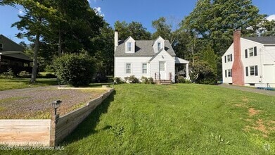 Building Photo - 996 PA-307
