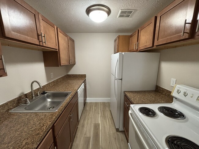 Interior Photo - Hummingbird Pointe & The Gardens