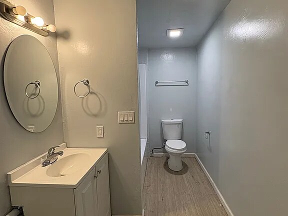 Building Photo - 345 E Navajo Rd