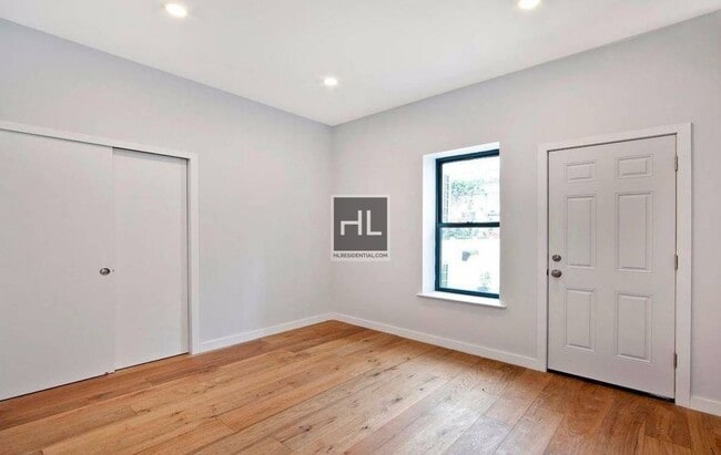 Building Photo - Boerum Hill-Renovated 1 Bedroom w/private ...
