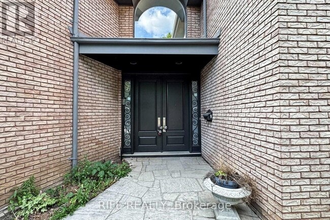 Building Photo - 8 Elliotwood Ct