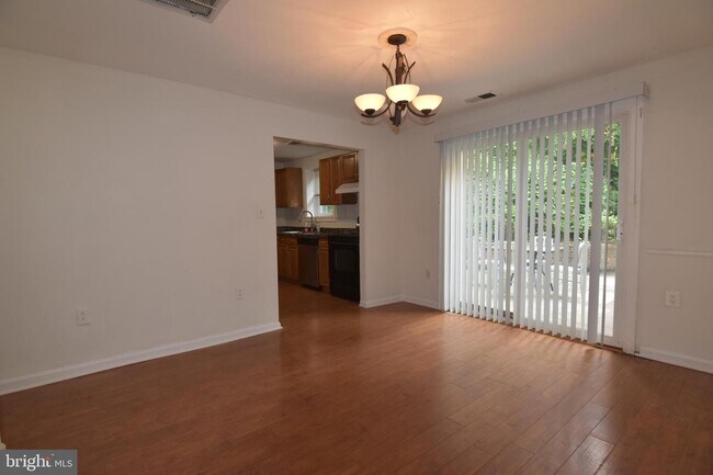 Building Photo - 7143 Barry Rd