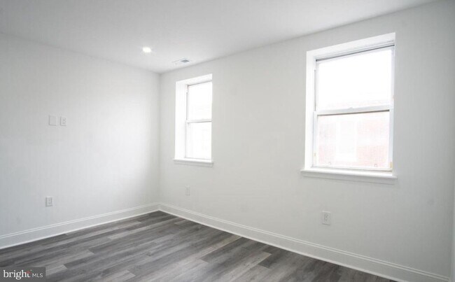 Building Photo - 2541 S Clarion St