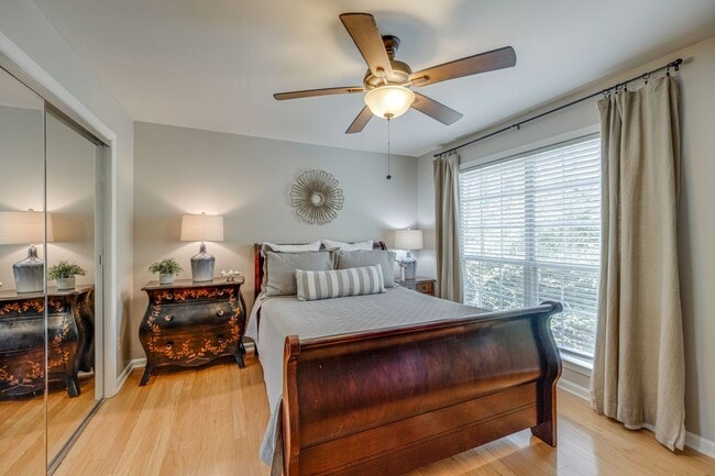 Building Photo - FULLY FURNISHED 2 BED 2 BATH TOWNHOME IN GREENHILLS $2500 PER MONTH.