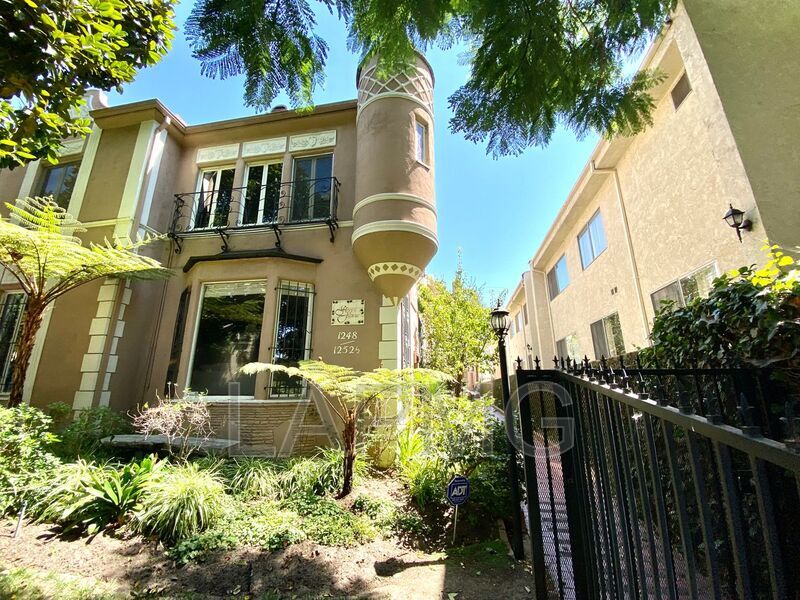 12501/2 N Flores St, West Hollywood, CA 90069 House Rental in West