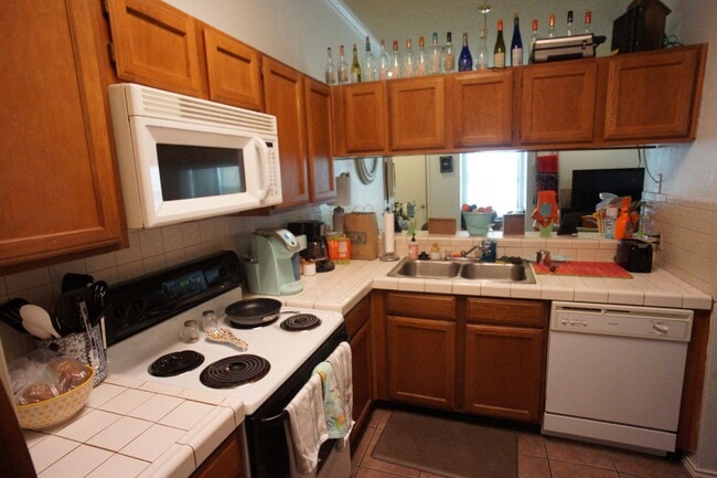 Building Photo - 2802 Nueces St
