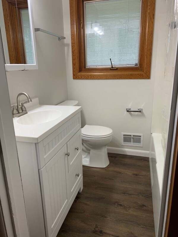 Building Photo - 2095 S Linda Dr