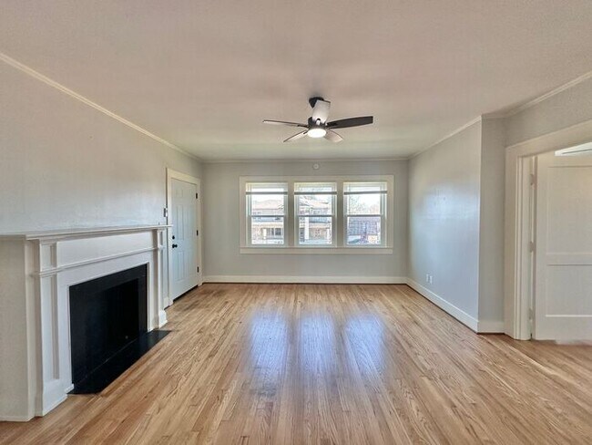 Foto del edificio - Charming Updated 2-Bedroom in Historic Quadplex Near Downtown Tyler! Tour Today!