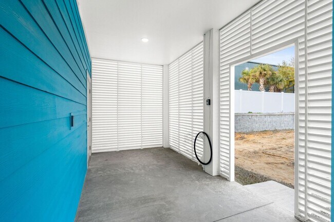 Foto del edificio - 2310 Seaseeker Ln