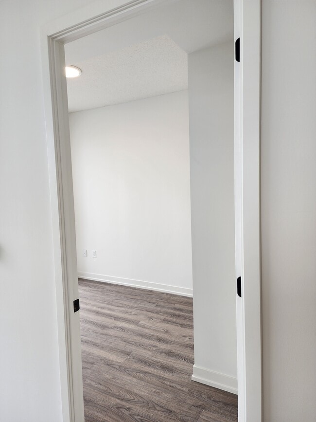 Building Photo - 8 Interchange Wy