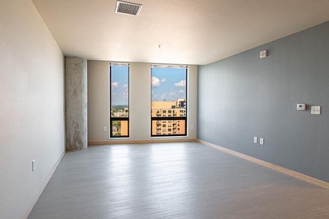 Interior Photo - NoVo
