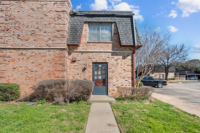 Foto principal - 1815 E Grauwyler Rd