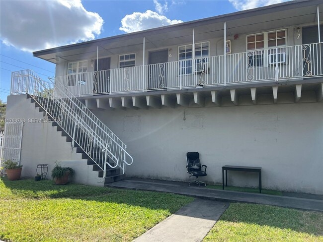 Foto del edificio - 5100 NW 23rd Ave