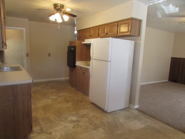 Foto del edificio - 3 BED | 2 BATH | CARPORT | WEST RAPID