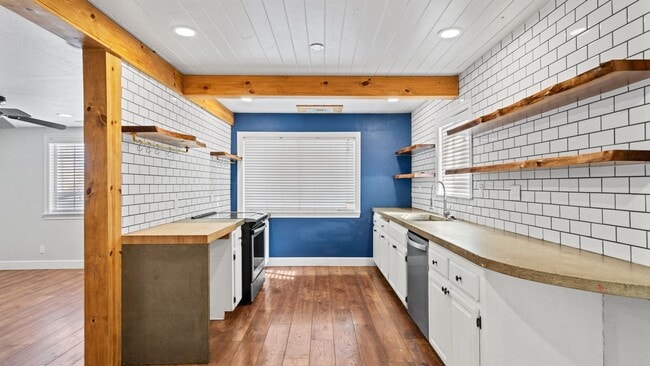 Building Photo - 3 Bedroom home in Winters