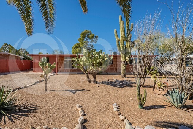 Building Photo - 2020 S Avenida Ursa