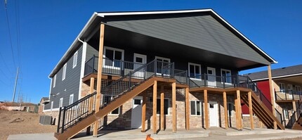 Building Photo - 1026 Center Dr