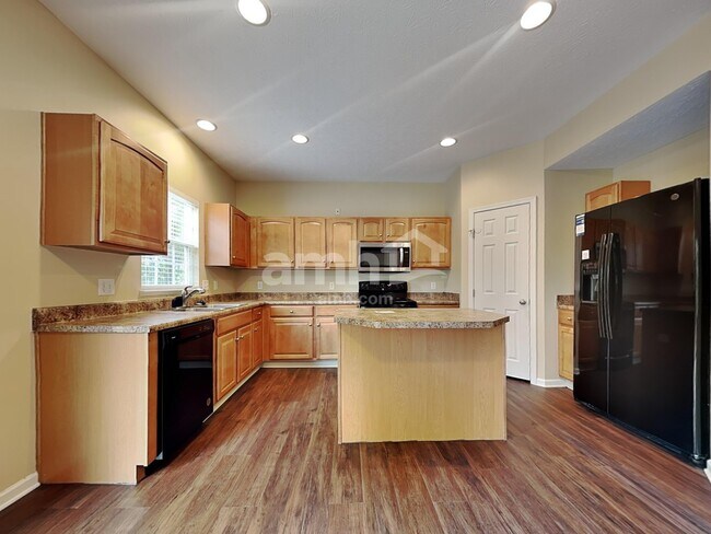 Building Photo - 1684 Amberwood Way