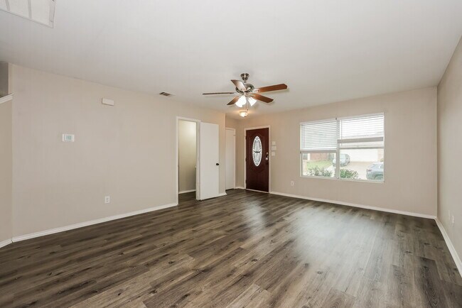 Foto del edificio - 6217 Winnebago Ct