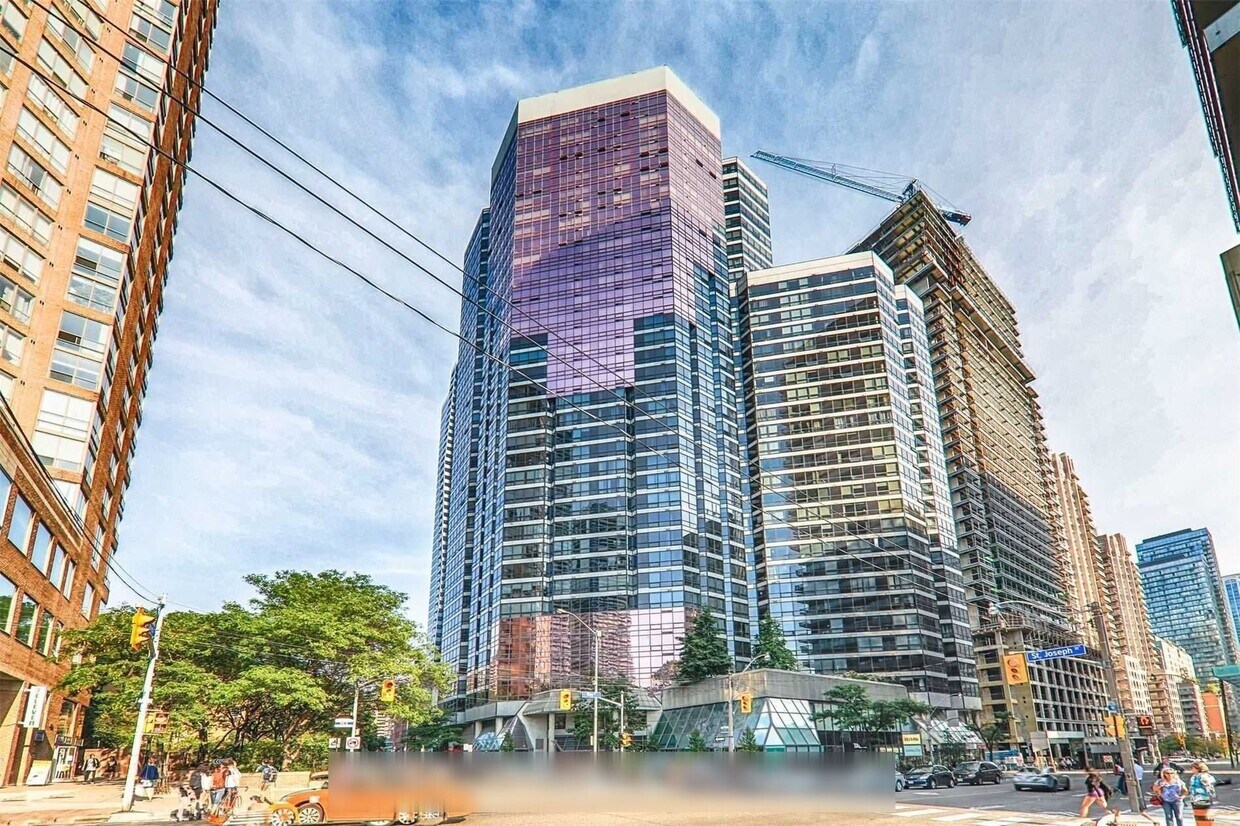 Primary Photo - 1001-1001 Bay St.