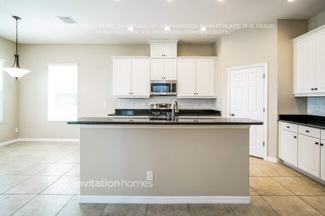 Foto del edificio - 11118 Great Neck Rd