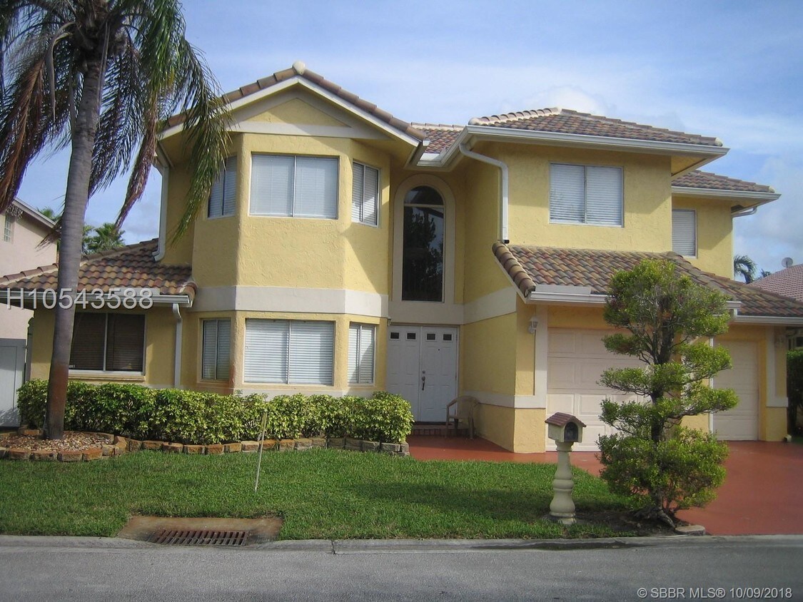 11551 Sw 11th St Pembroke Pines Fl 33025 House For Rent In Pembroke Pines Fl Apartments Com