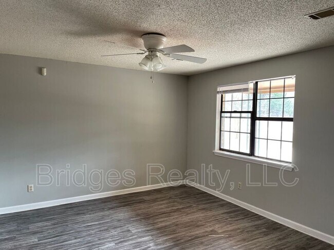 Building Photo - 2413 Patiller Rd