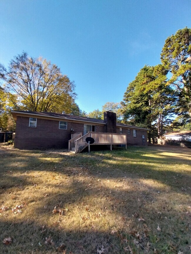 Building Photo - 166 Dawn Cir