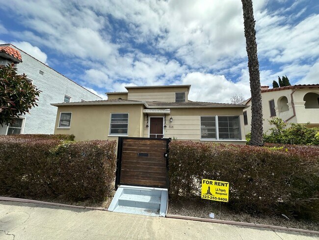 Foto del edificio - MOVE-IN SPECIAL 2 WEEKS FREE RENT!!!! - Lovely Cozy & Spacious renovated upper level 1 Bedroom / ...