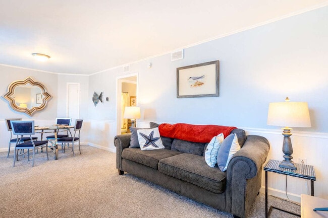 Building Photo - 662 William Hilton Pkwy