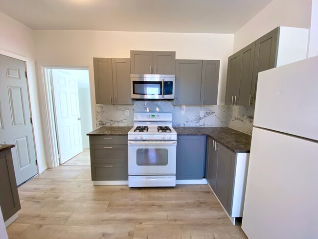 Kitchen - 391 Maxwell St